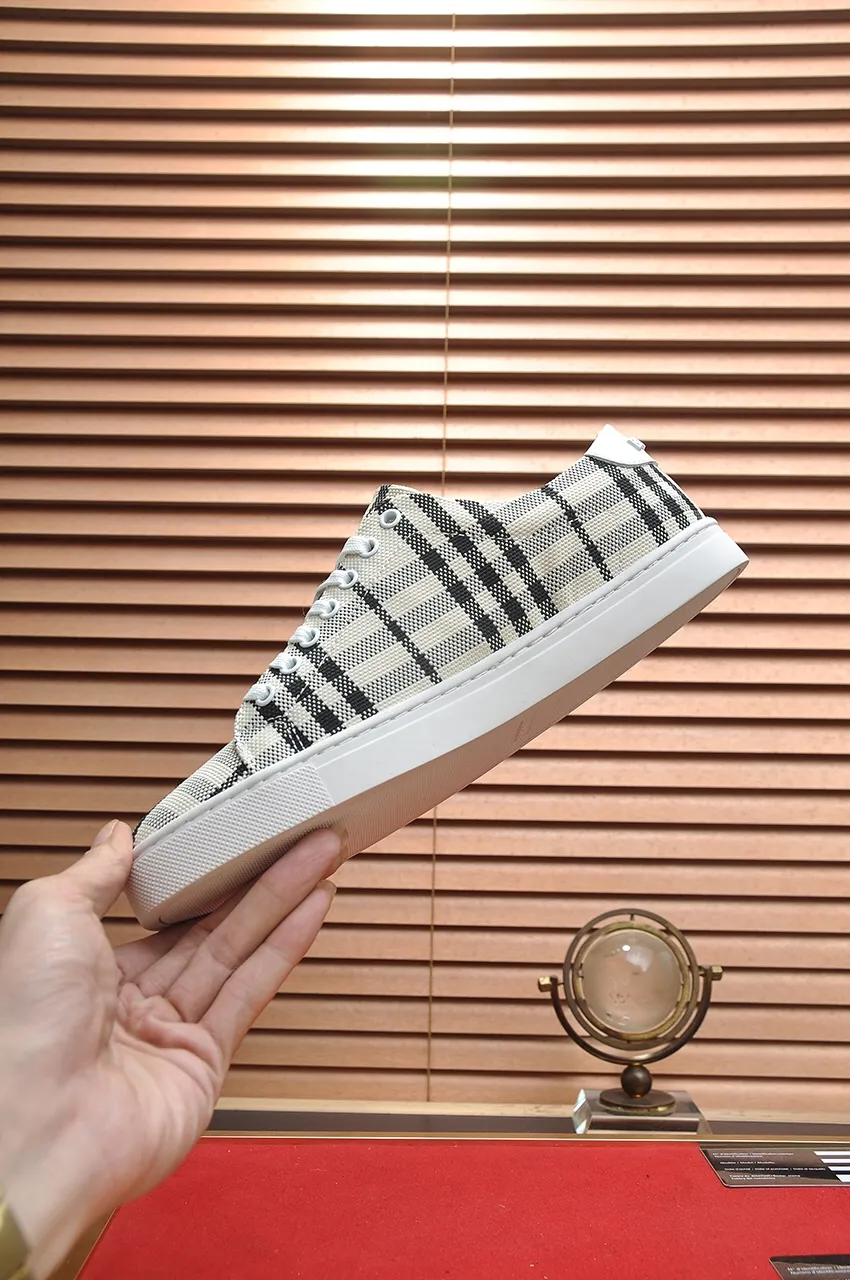 Men's shoes💰480💶[Burberry] (cowhide lining) classic low-top sneakers｜Imported cowhide with classic plaid fabric｜Cow leather lining｜Original outsole｜Fine workmanship and comfortable to wear Size: 38-44 (customized at 45)